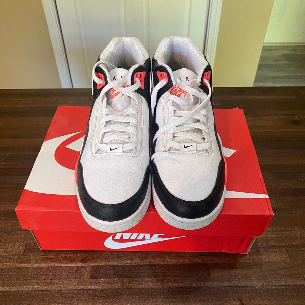 Men’s Nike Flight Legacy